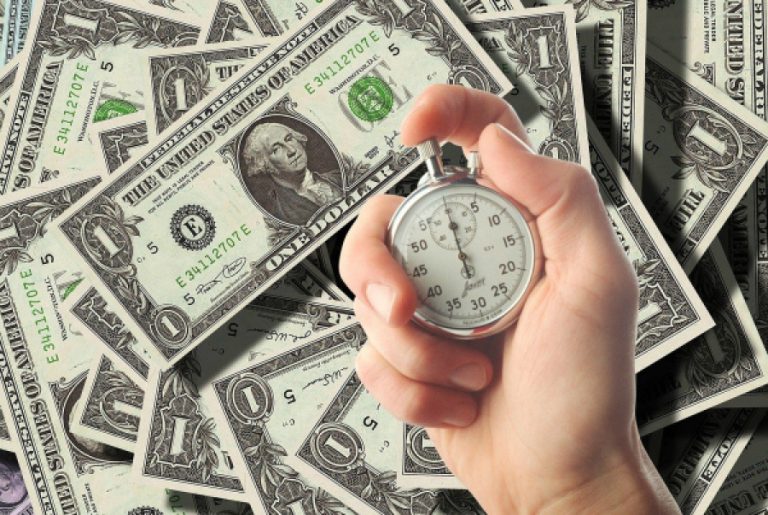 Долар втрачає позиції: як політична криза у США підриває довіру до світової валюти