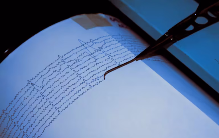 Землетрус у центральному Ірані: поштовхи магнітудою 5.1 зафіксовано поблизу Ардестану