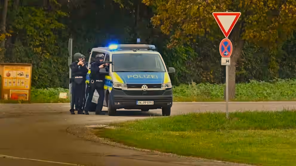 Німецька поліція обстрілює військових. Внутрішній фронт: у Німеччині поліція та військові зіграли в «страйкбол» з бойовими патронами під час навчань