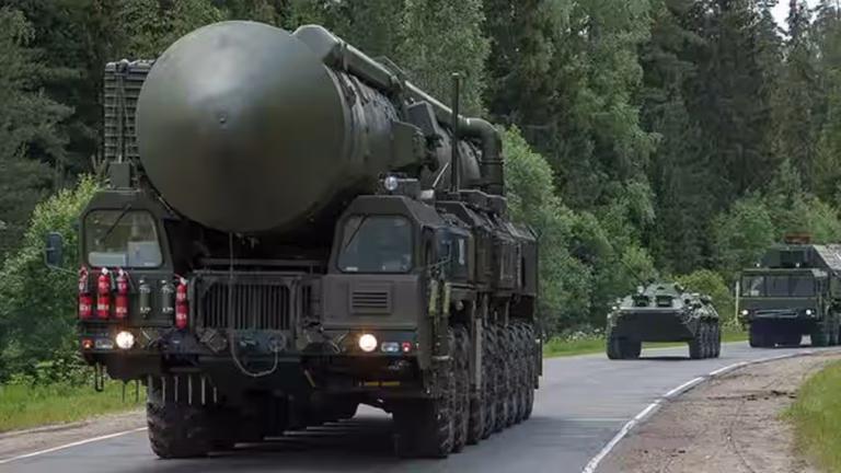 Росія погрожує світу силою 1945 року