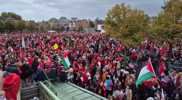 Масштабний протест в Амстердамі: сотні тисяч людей вийшли на марш проти війни в Газі