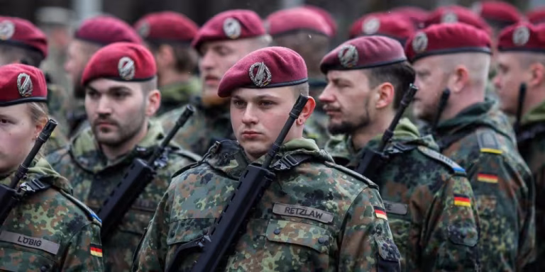 Німеччина готується до війни, тотальна цифрова реєстрація молоді для армії.