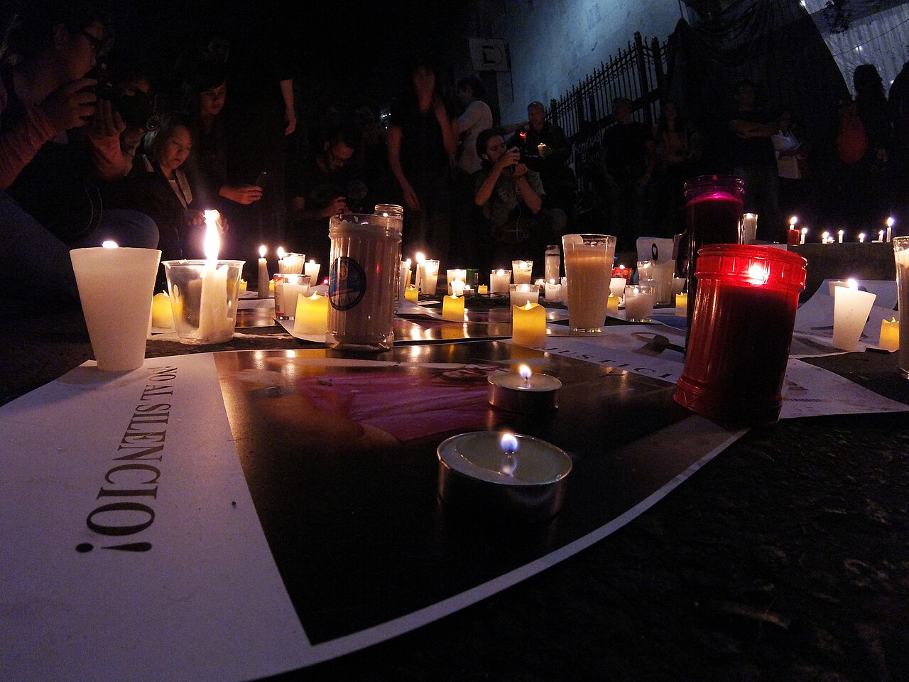 1280px-Demonstration_against_Javier_Valdez_murdering_-_May_16_2017_-_Mexico_City_06