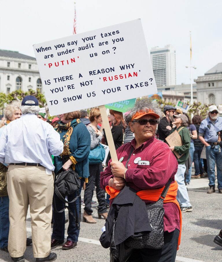1280px-Tax_March_San_Francisco_20170415-3877