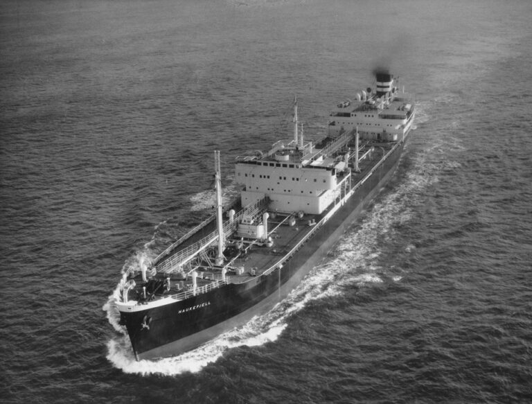 The_tanker_%27Haukefjell%27_on_sea_trials_%2819527436078%29