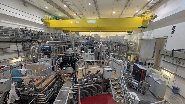 Експериментальний зал стеларатора Wendelstein 7-X