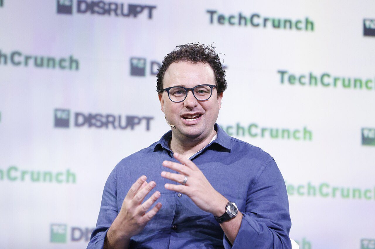 Даріо Амодеї виступає на конференції TechCrunch Disrupt - зустріч з Трампом у Білому домі 2026
