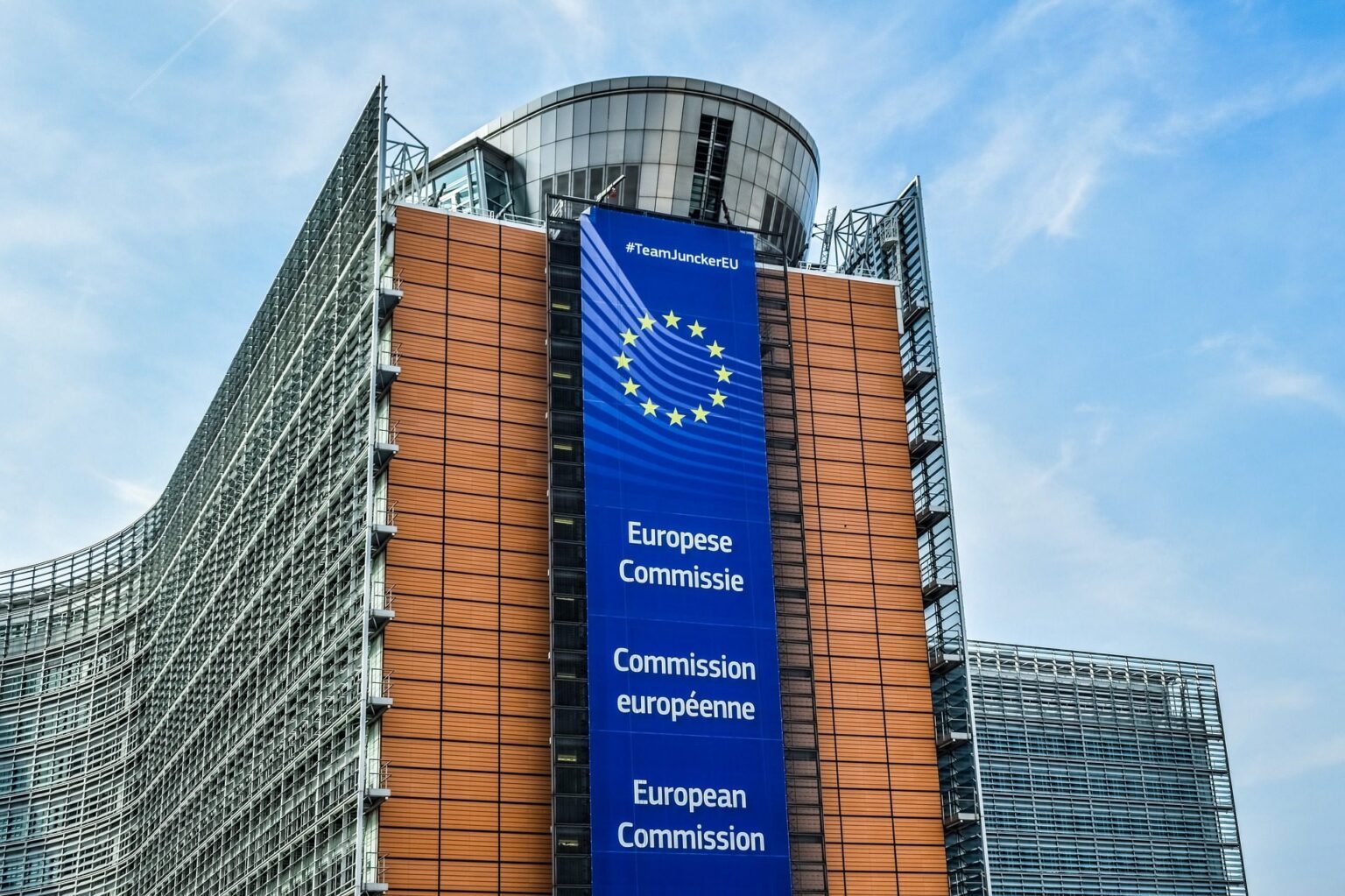 EU AI Office відкрив перші розслідування: OpenAI і Anthropic