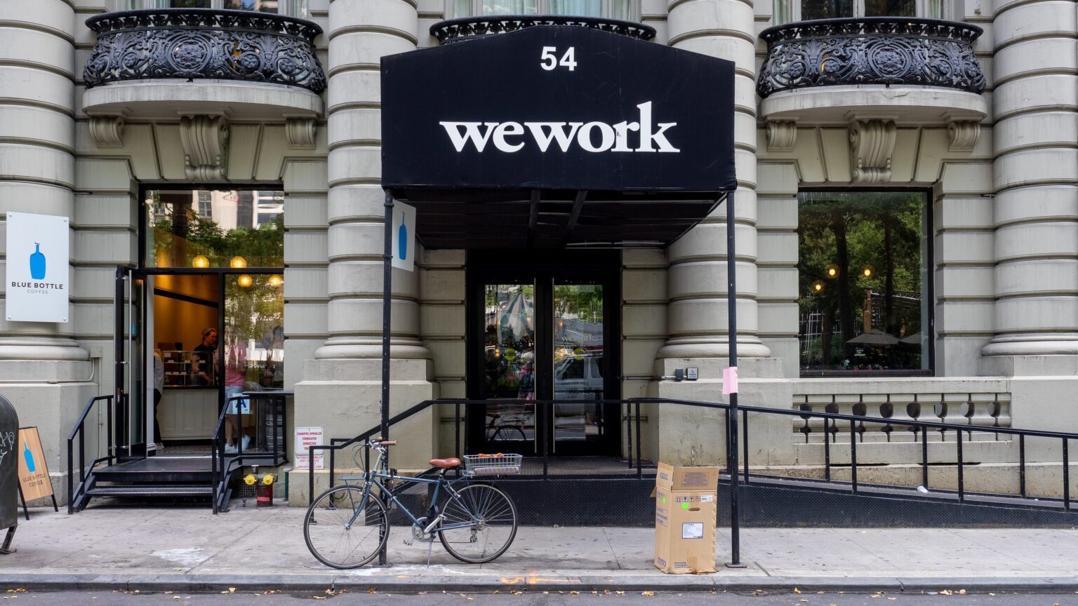 WeWork і SoftBank: механіка $47 млрд оцінки і крах 2023 року